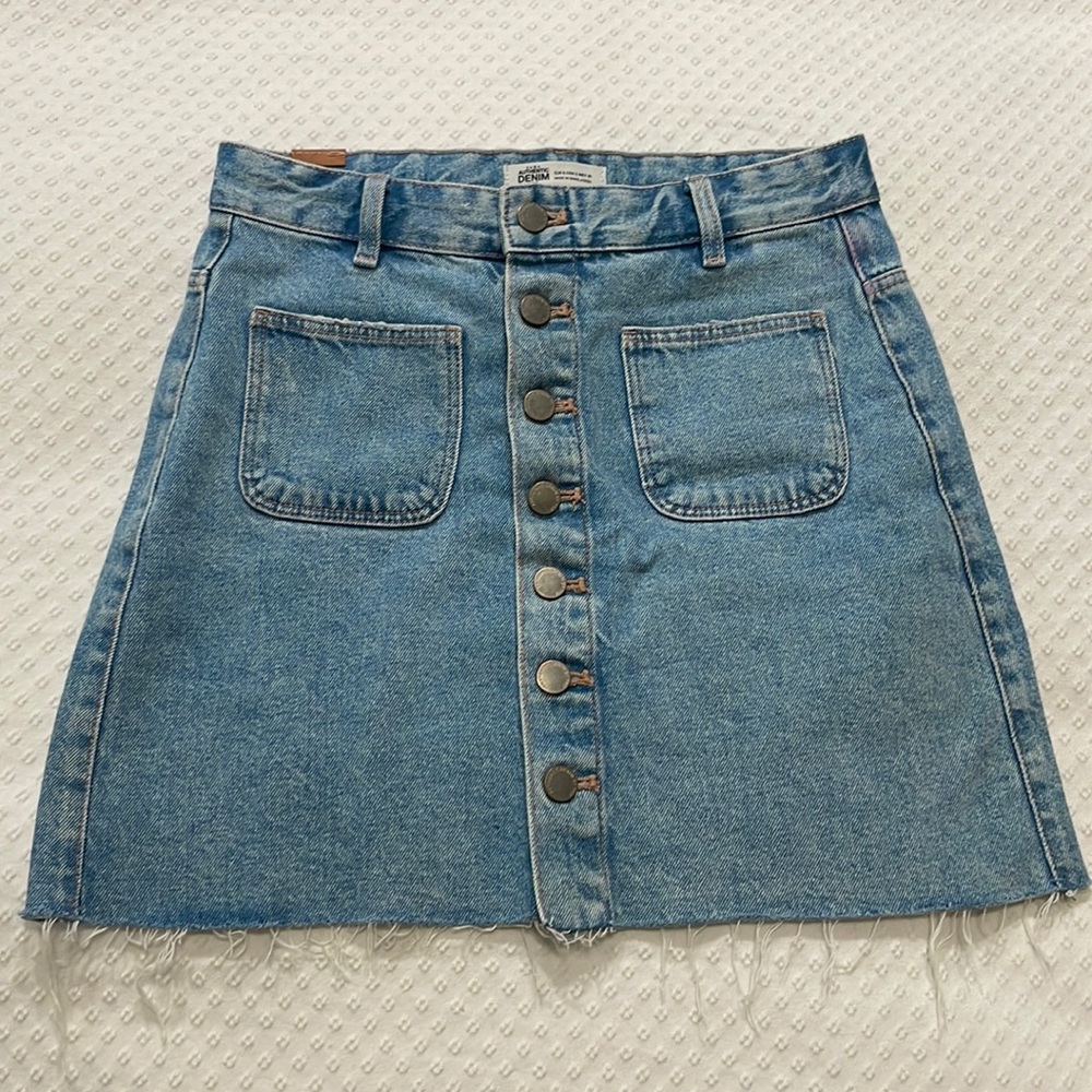 Zara Denim Skirt with front closure buttons and front & back pockets